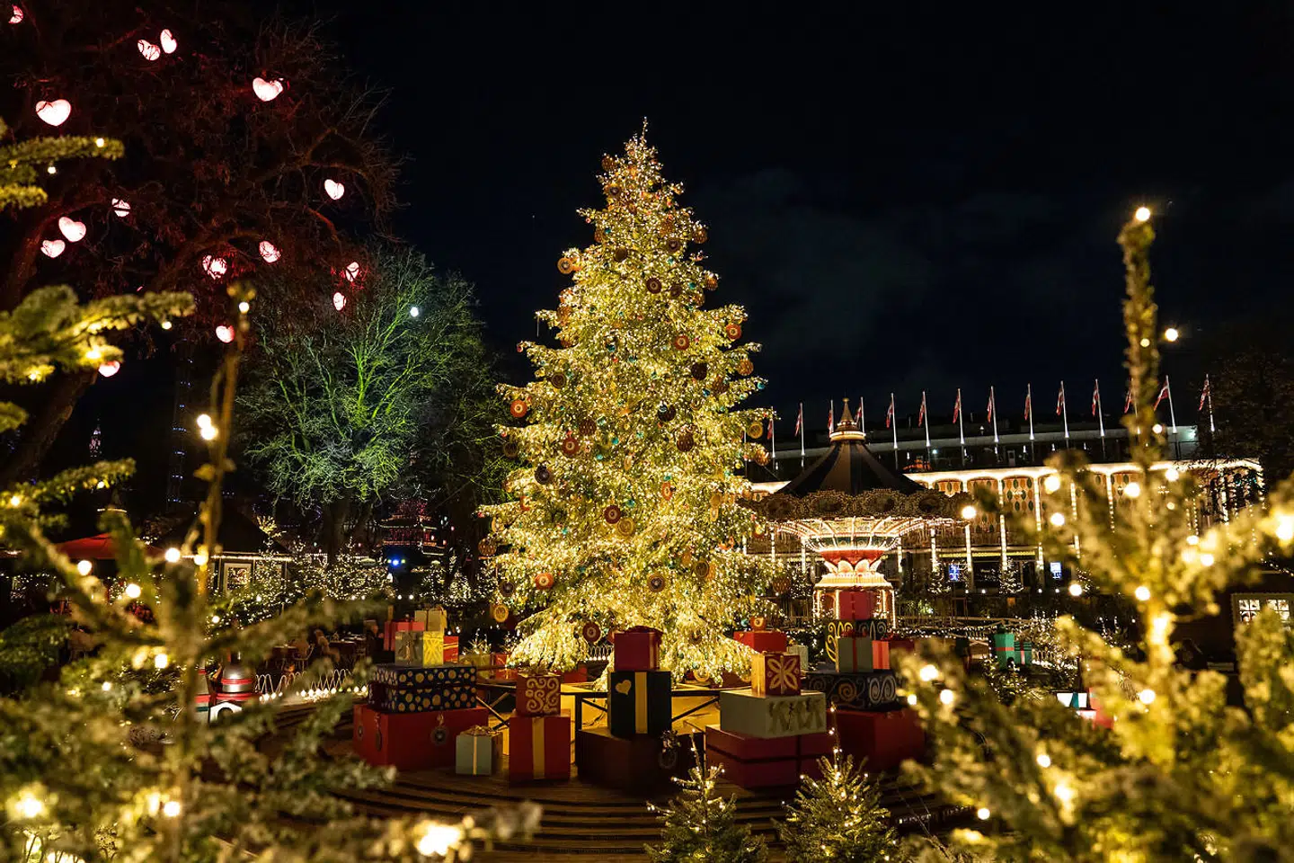 Tivoli i København kan allerede begynde at pakke julelysene ned her over to uger før jul.