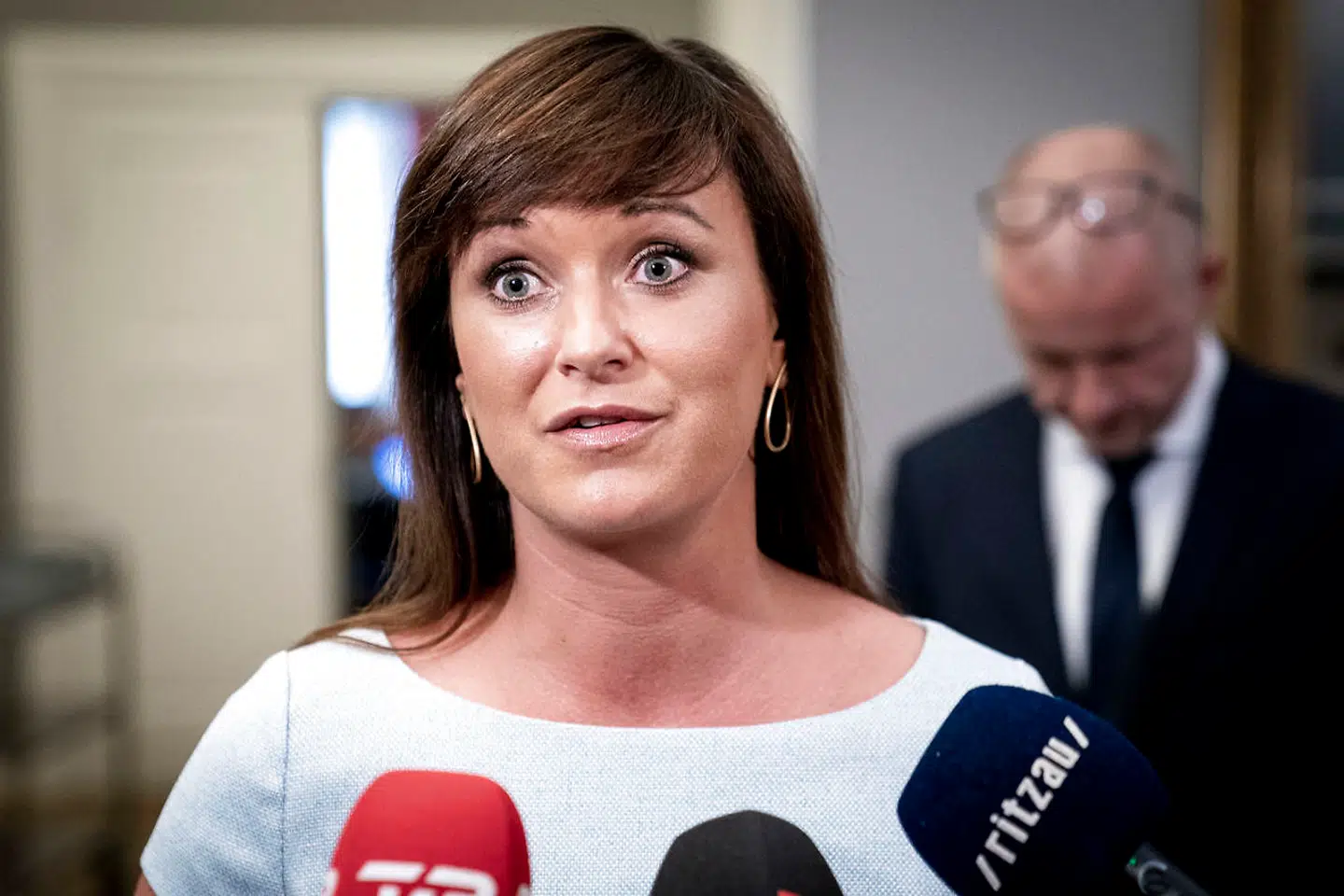 Venstres Sophie Løhde interviewes før Statsminister Mette Frederiksen (S) ankommer til samråd tirsdag den 9. juni 2020. Statsministeren er blevet bedt om at redegøre for grundlaget for regeringens beslutning om at lukke Danmark ned, herunder for, hvilke myndigheder statsministeren konkret henviste til på pressemødet den 11. marts 2020.. (Foto: Niels Christian Vilmann/Ritzau Scanpix)