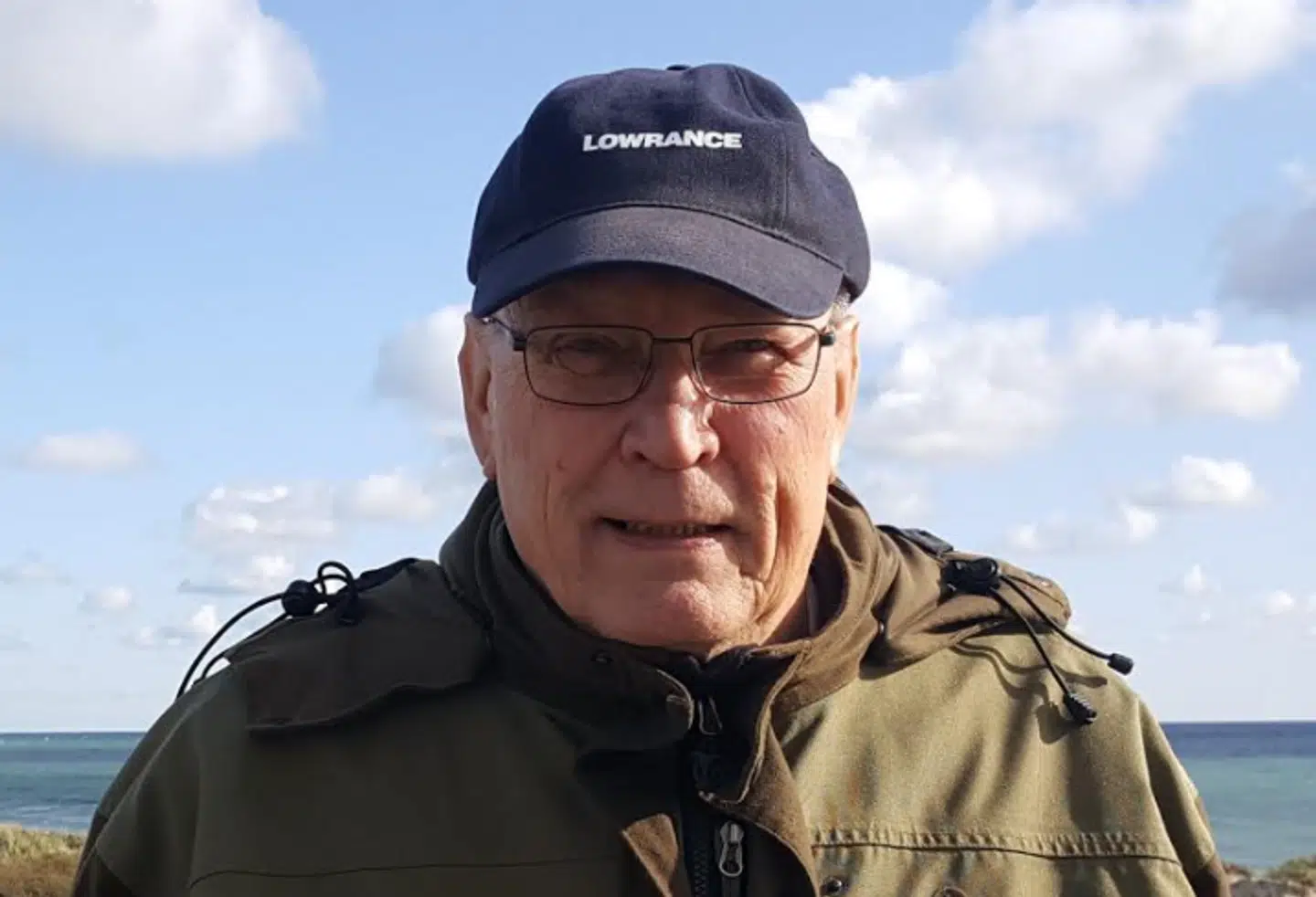 Sådan ser Bjarne Schou ud, når han er frisk og nyder livet som fisker. Til januar skal det vurderes om strålebehandlingen virkeligt har stoppet kræften, eller den er vendt tilbage. Foto: Kræftens Bekæmpelse.