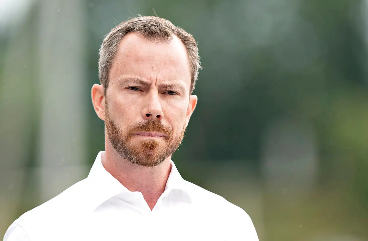 Et voldsomt internt oprør har tvunget V-formand Jakob Ellemann-Jensen til at skifte kurs i spørgsmålet om aflivningen af mink.