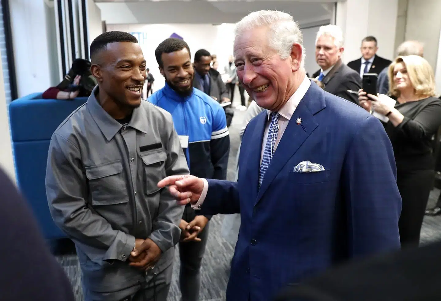 Her Ashley Walters fotograferet sammen med den britiske prins Charles i forbindelse med velgørenhedsarbejde.