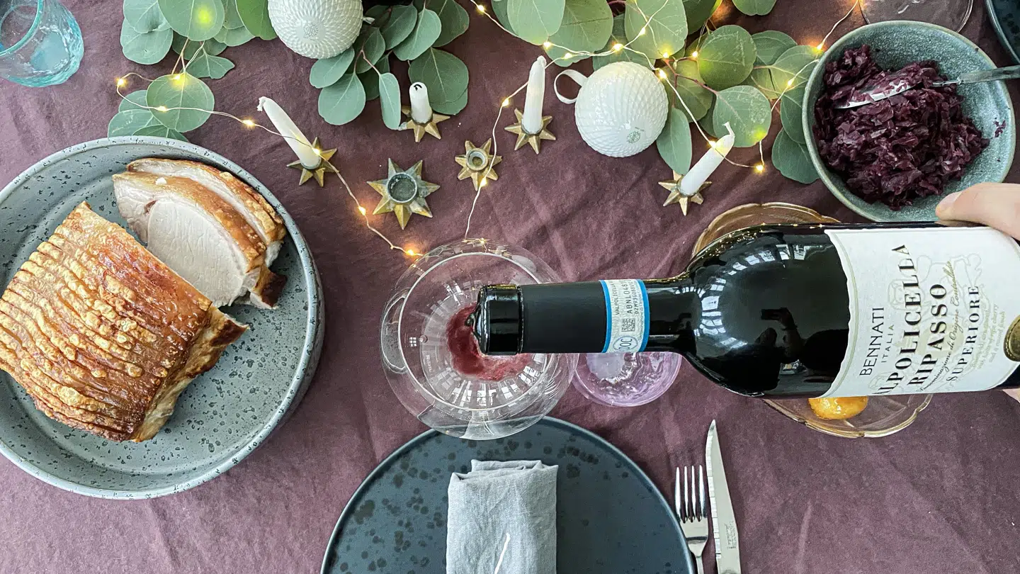 Sommelier Jeppe Dalskov fra Winefamly.com giver gode råd om vinen til julebordet. (Foto: winefamly.com)