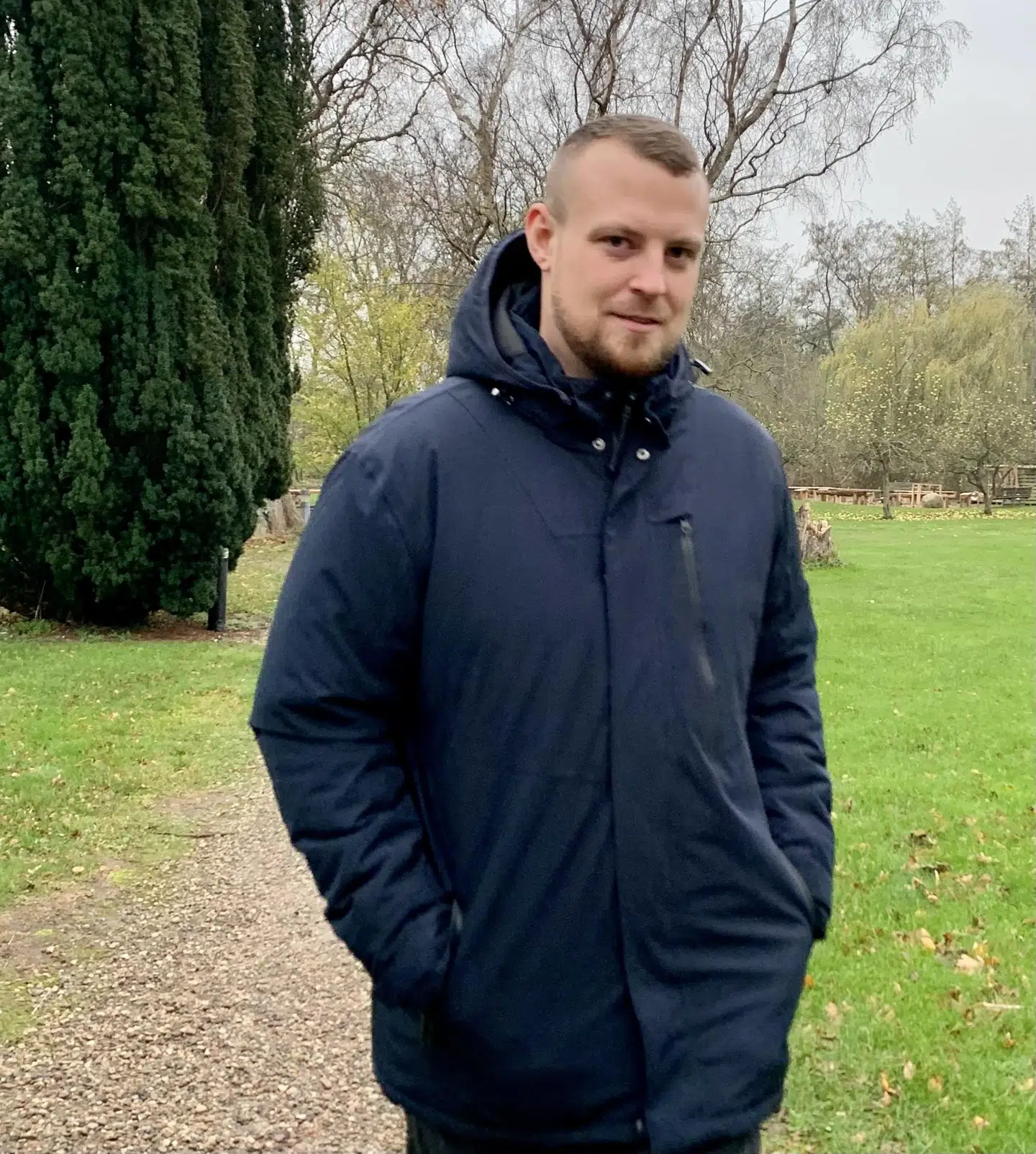 »Når jeg ser på de billeder, der blev taget den første dag, kan jeg godt se, at jeg kigger meget ned i jorden. Jeg er nærmest i en deprimeret tilstand. Jeg havde brug for luftforandring, og det fik jeg her,« siger Peter Paulsen.