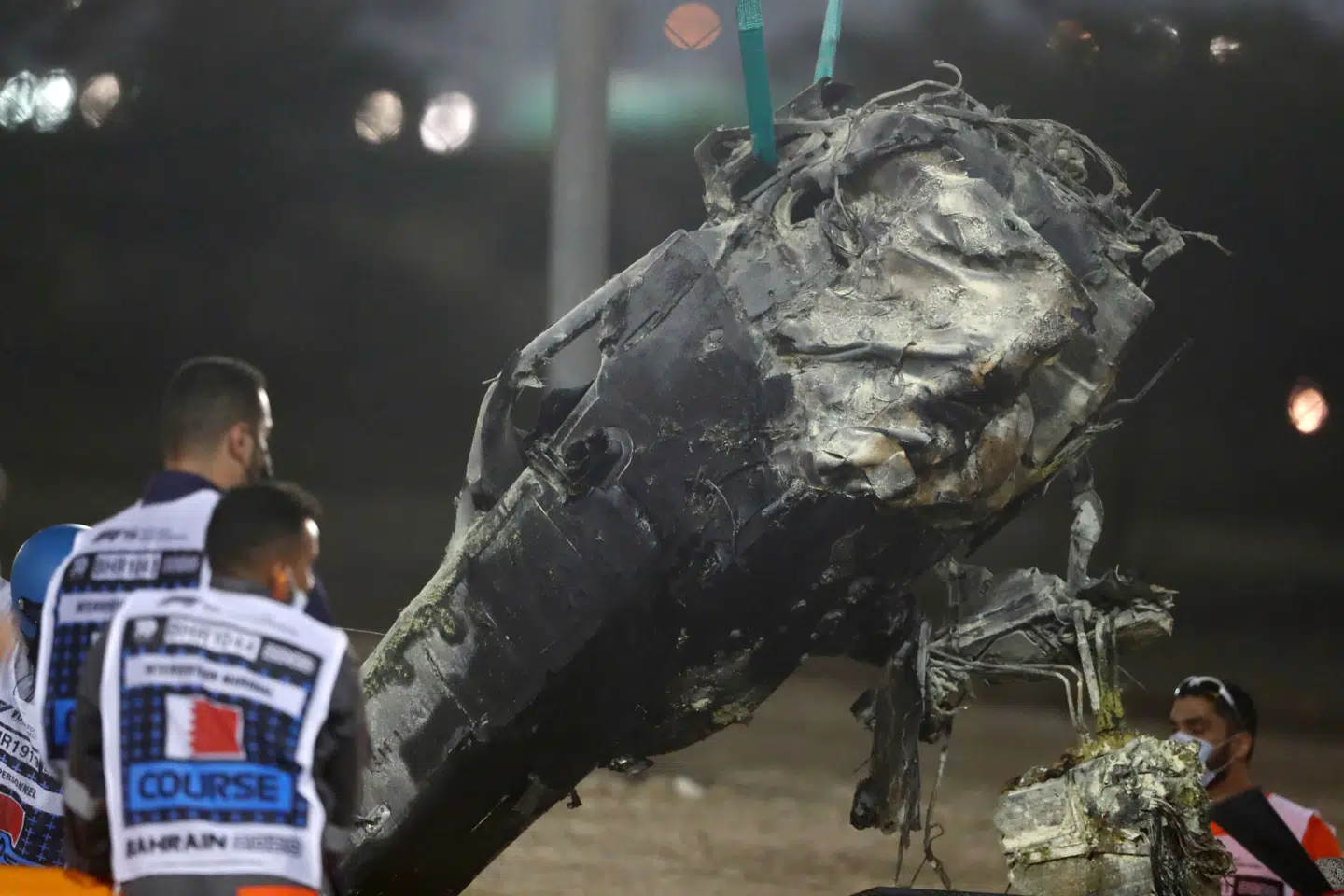 Haas-racerens overlevelsescelle var brandmærket, men ganske intakt efter ulykken.