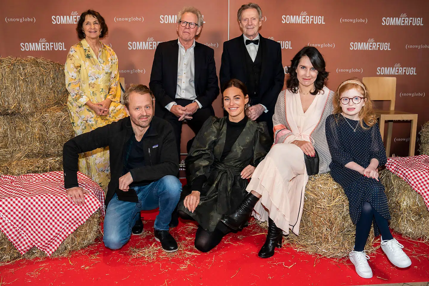 Karen-Lise Mynster, Jesper Christensen, Søren Kragh-Jacobsen, Sarah Grünewald , Mia Lyhne, Peder Thomas Pedersen m. fl. på den røde løber ved gallapremiere på Søren Kragh-Jakobsens film 'Lille sommerfugl' i Imperial onsdag 2. december 2020. (Foto: Martin Sylvest)