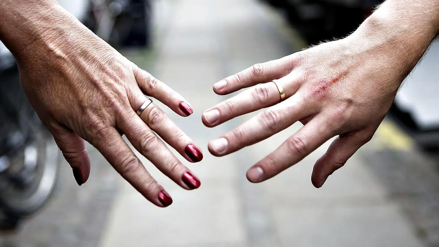 Den såkaldte reflektionsperiode, som har været obligatorisk siden april i år, er umyndiggørende over for forældrene. Staten må og skal tage udgangspunkt i, at borgerne er voksne og ansvarlige mennesker, som naturligvis tænker sig om, før de træffer store beslutninger.