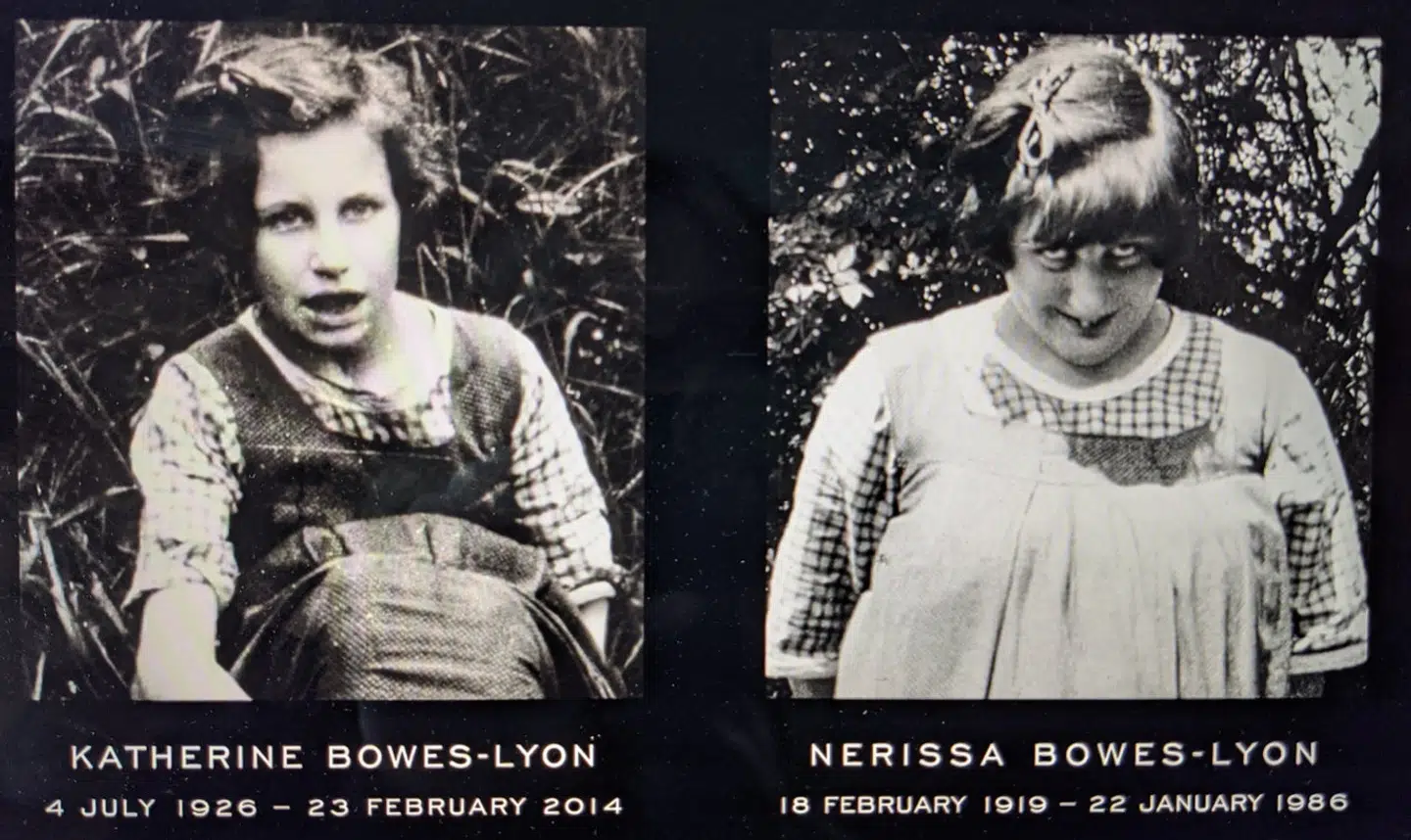 Dronning Elizabeths to kusiner Nerissa og Katherine Bowes-Lyon.