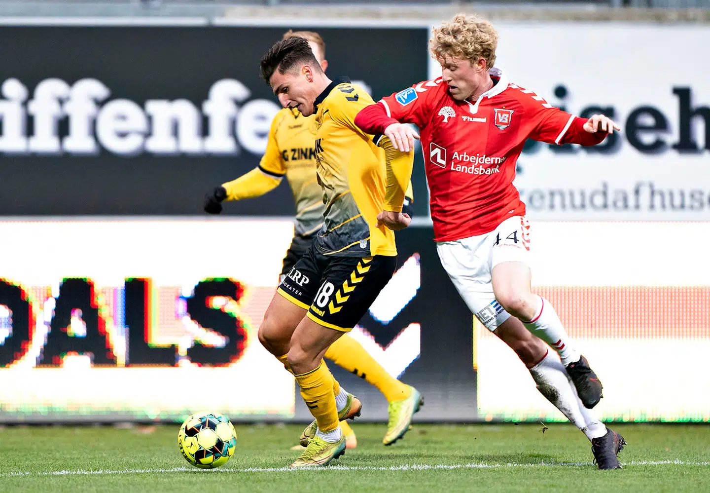 Vejle Boldklubs Thomas Gundelund mod AC Horsens Lirim Qamili i 3F Superligakampen AC Horsens mod Vejle Boldklub på Casa Arena i Horsens, søndag 29. november 2020. (Foto: Henning Bagger/Ritzau Scanpix)