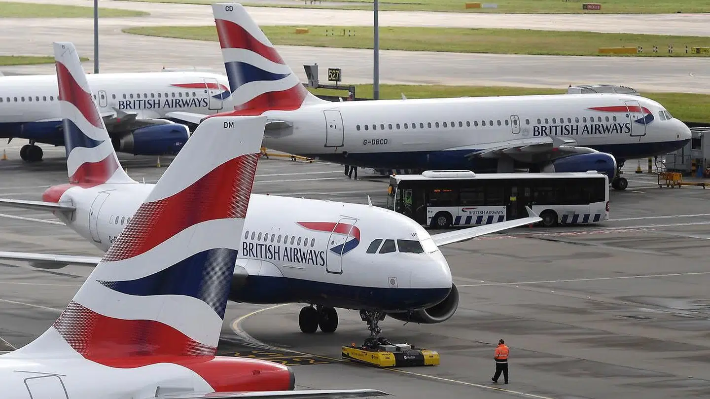 British Airways har beklaget opbakningen til England.