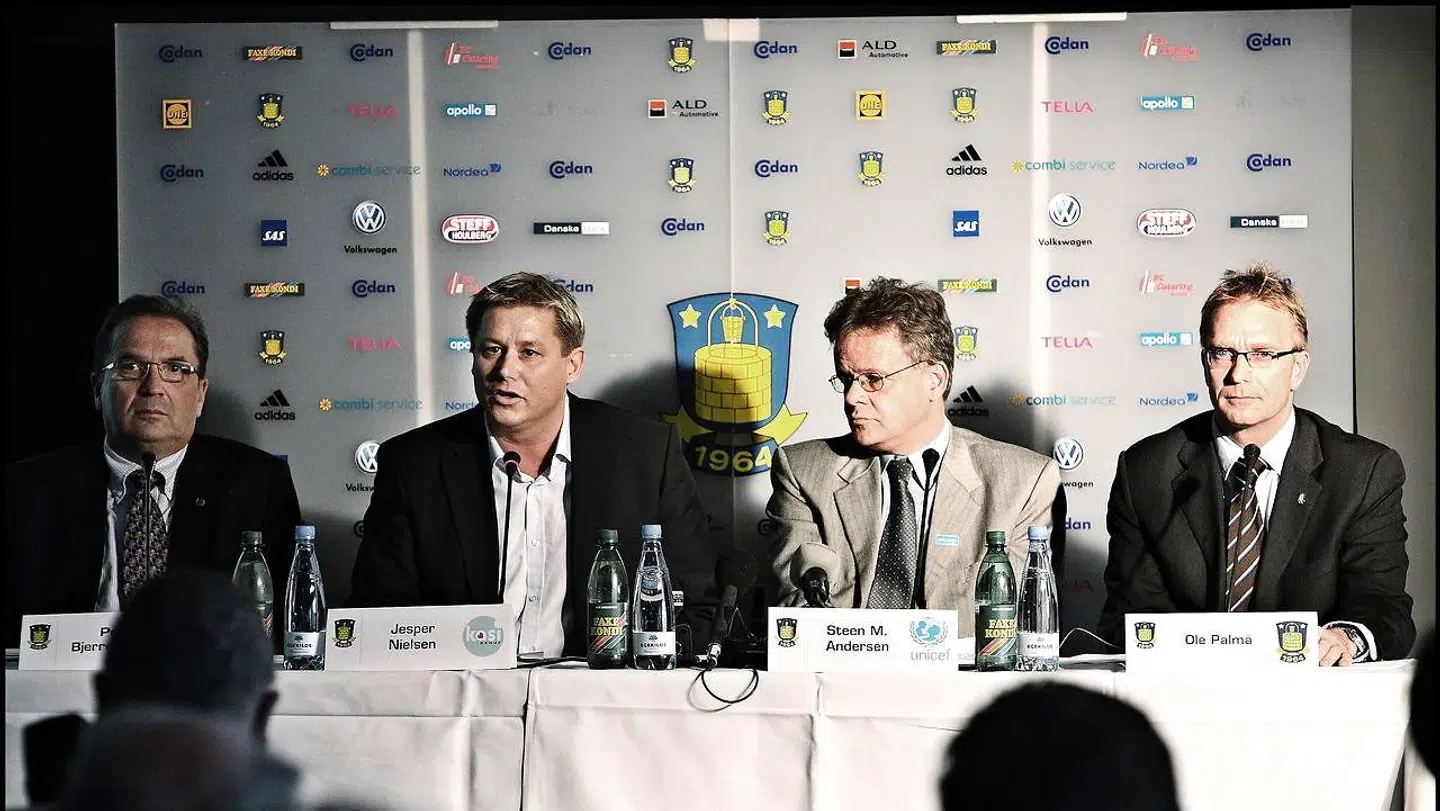 I 2008 gik Kasi Group ind i Brøndby som storsponsor på en femårig aftale, der aldrig løb til ende. Kasi var ude af Brøndby i 2010. Og stadig i 2020 mener klubben at have penge til gode for sponsoratet.