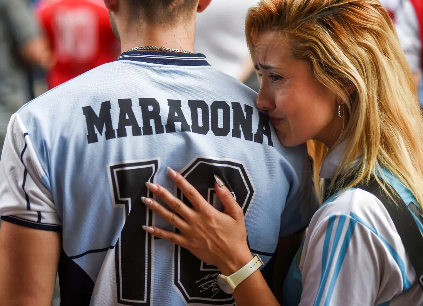 Folk er i sorg over tabet af fodboldlegenden.