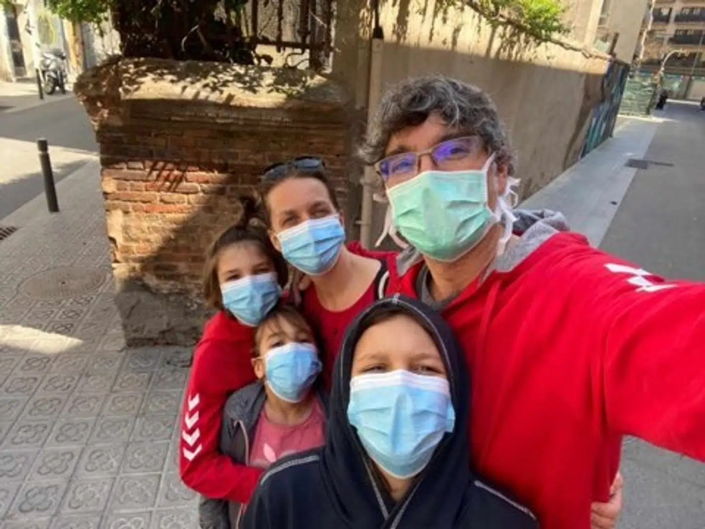 Hele familien i Barcelona – David, Britta, Sigurd, Emil og Anna.