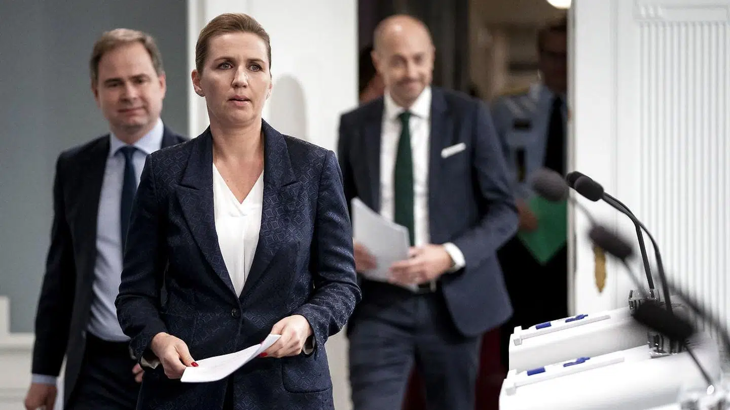 Statsminister Mette Frederiksen (S), sundheds- og ældreminister Magnus Heunicke (S) og finansminister Nicolai Wammen (S) under pressemøde om corona i Spejlsalen i Statsministeriet på Christiansborg, fredag den 23. oktober 2020.. (Foto: Mads Claus Rasmussen/Ritzau Scanpix)