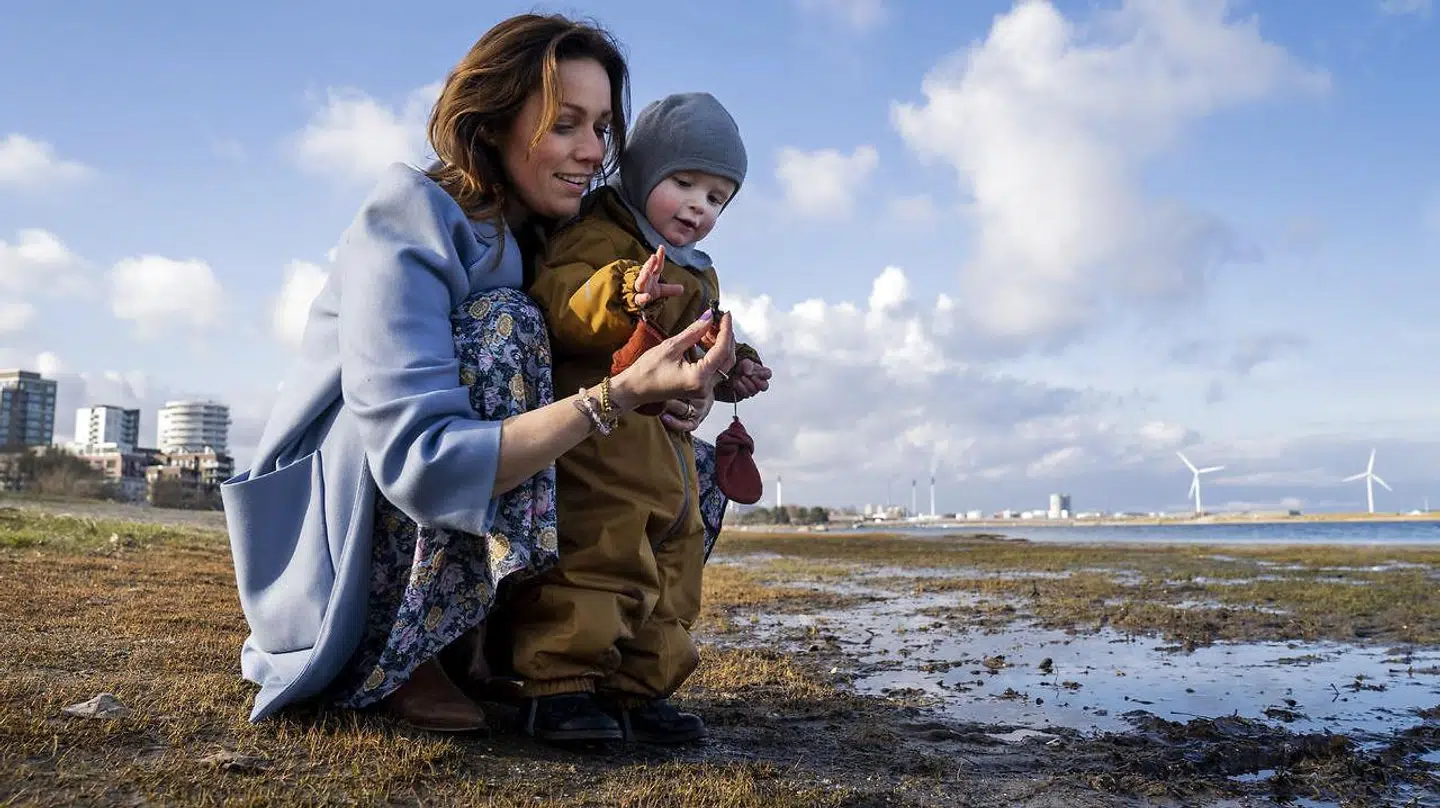 Lisbeth Østergaard har to børn. Her ses hun med sin yngste søn, Carlo på to år.