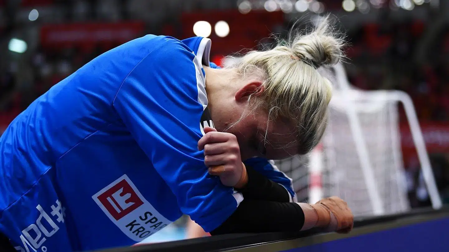 Sandra Toft var i tårer efter VM-nedturen i Japan sidste år.