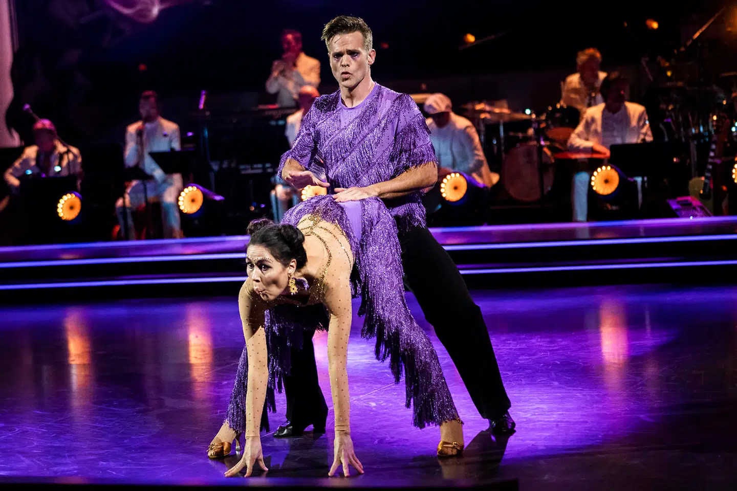 NUKAKA & SILAS - SAMBA "Samba Vacalization" - Luciano Perrone. Vild med dans program 8 på TV2. Kendte dyster om at blive årets bedste dansere i Vild Med Dans sæson 17 i København, fredag den 20. november 2020. (Foto: Martin Sylvest)