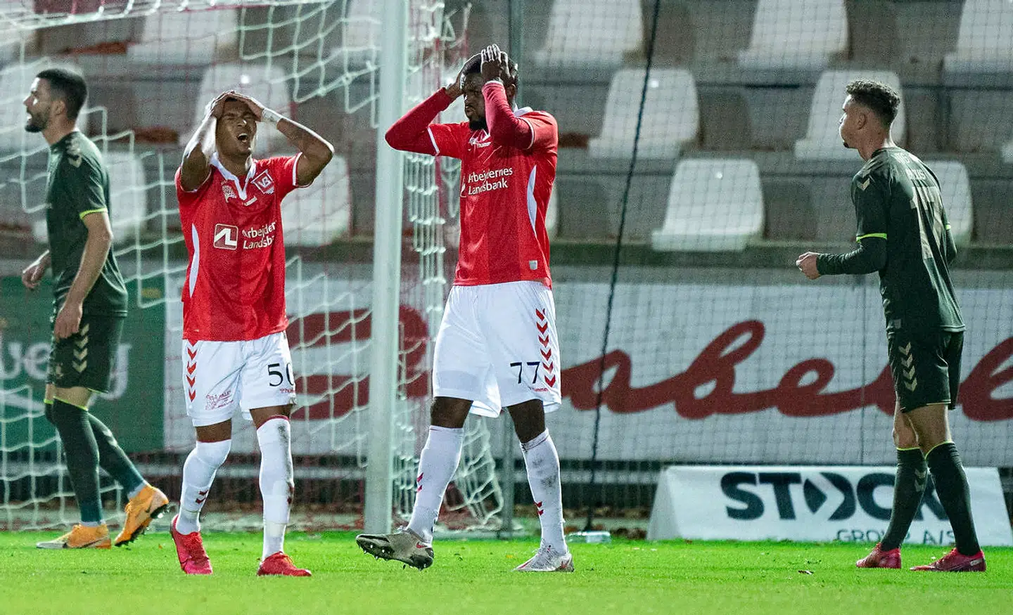 Allan Sousa (VB - 50) og Kevin Yamga (VB - 77) ærgrer sig. Superliga Fodbold Vejle Boldklub mod Brøndby IF. Søndag den 22 november 2020 på Vejle Stadion.. (Foto: Claus Fisker/Ritzau Scanpix)