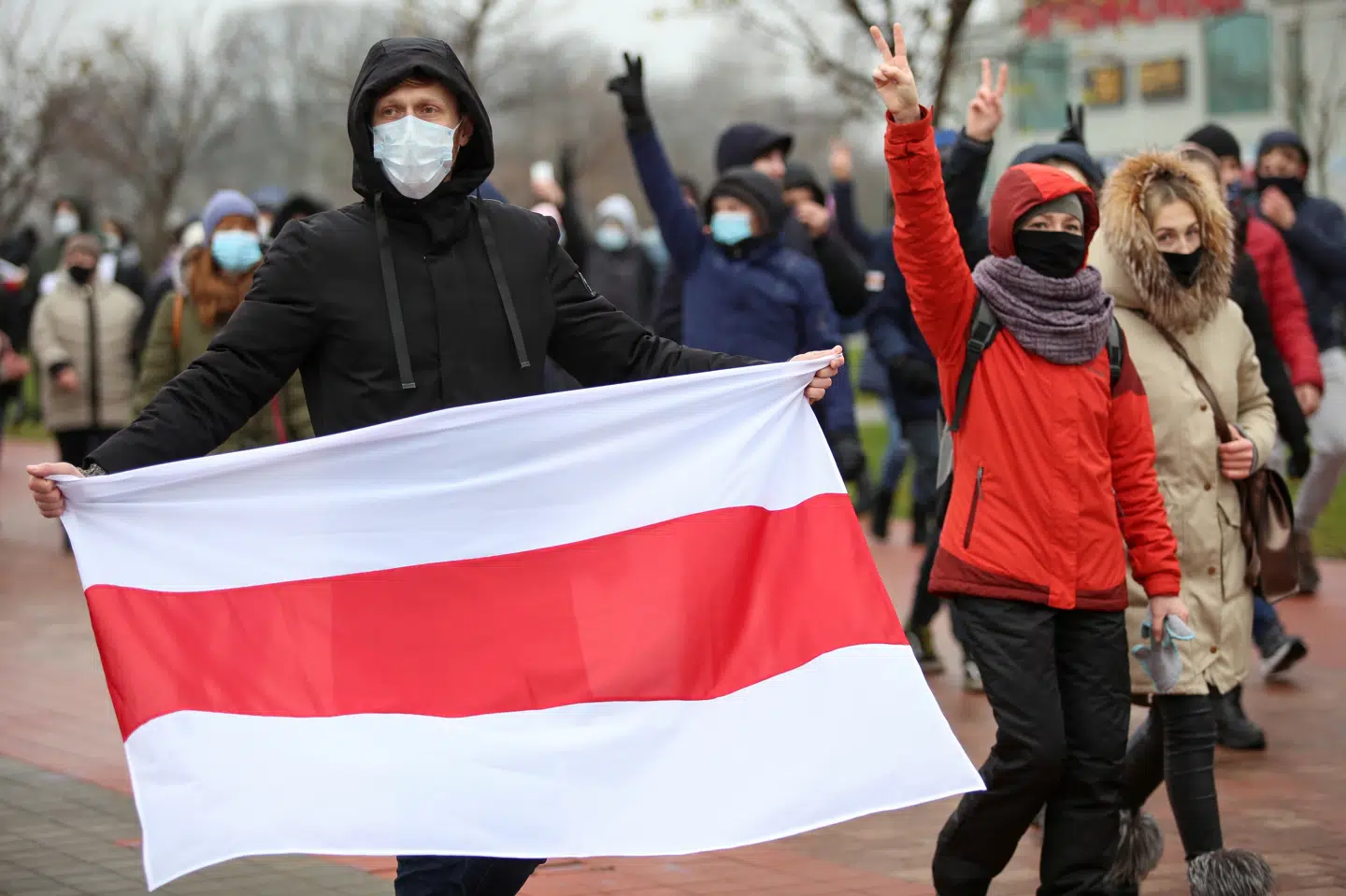 Politistyrker i den hviderussiske hovedstad, Minsk, tilbageholdt søndag over 300 demonstranter ved nye protester mod regimet under præsident Alexander Lukasjenko. Det oplyser menneskerettighedsgrupper i byen Stringer/Reuters