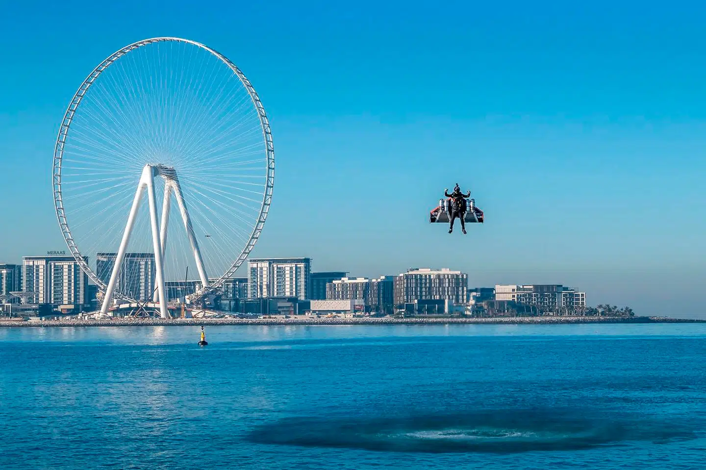 Vince Reffet deltager i et flyveshow i Dubai.