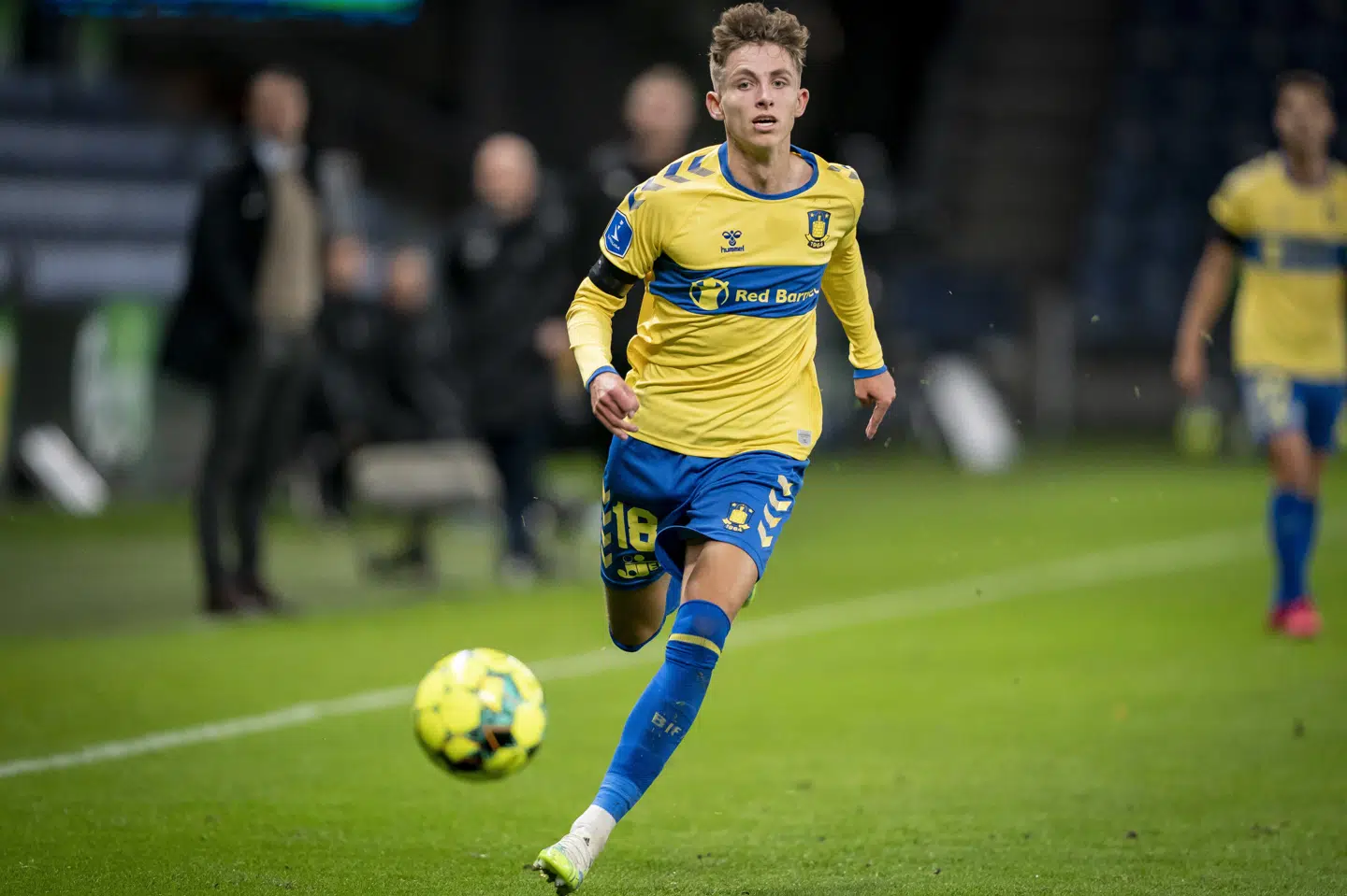 Modnet Lindstrøm har fundet sig til rette som profil | Fodbold | Sport ...