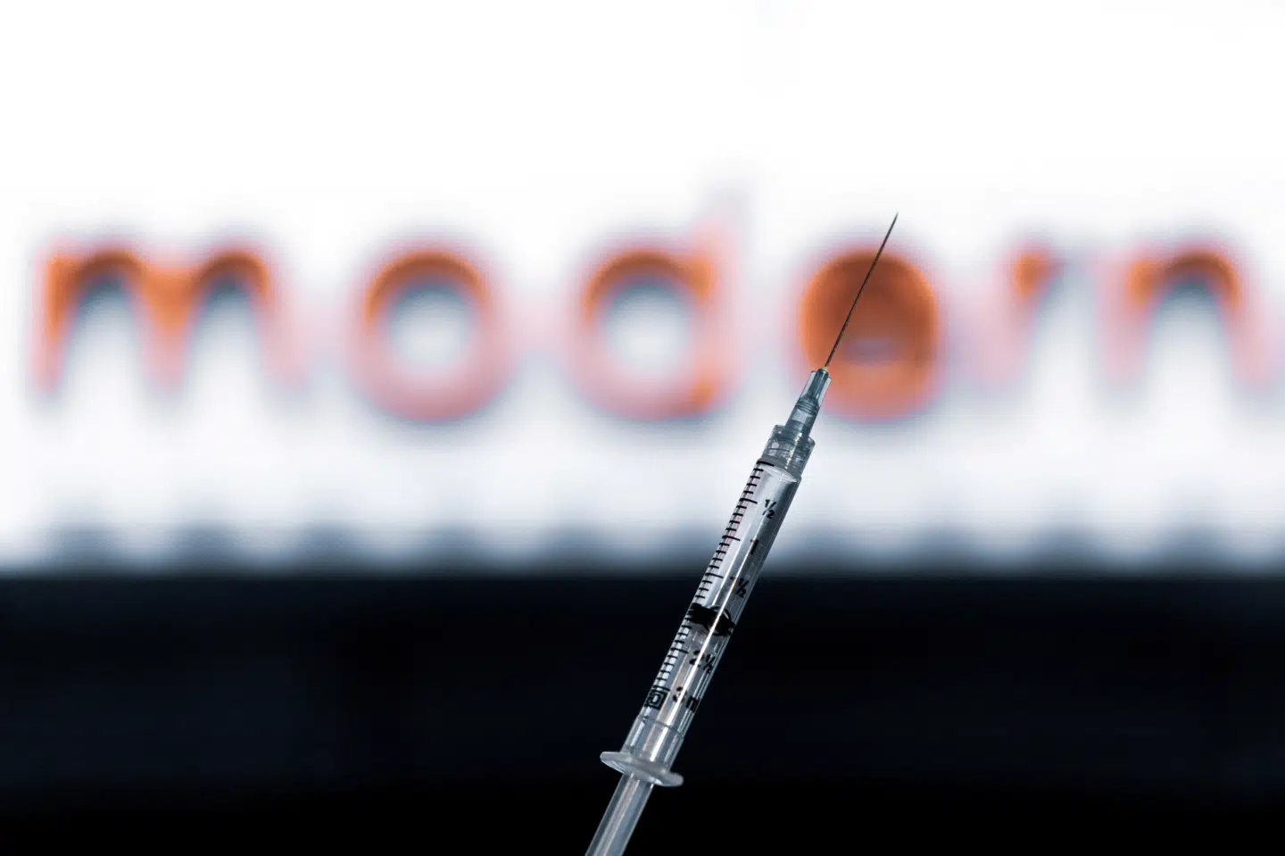 Moderna forhandler med EU om levering af millioner af doser af vaccine mod covid-19. Prisen for en dosis vil ligge mellem 157 til 233 kroner. (Arkivfoto). David Himbert/Ritzau Scanpix