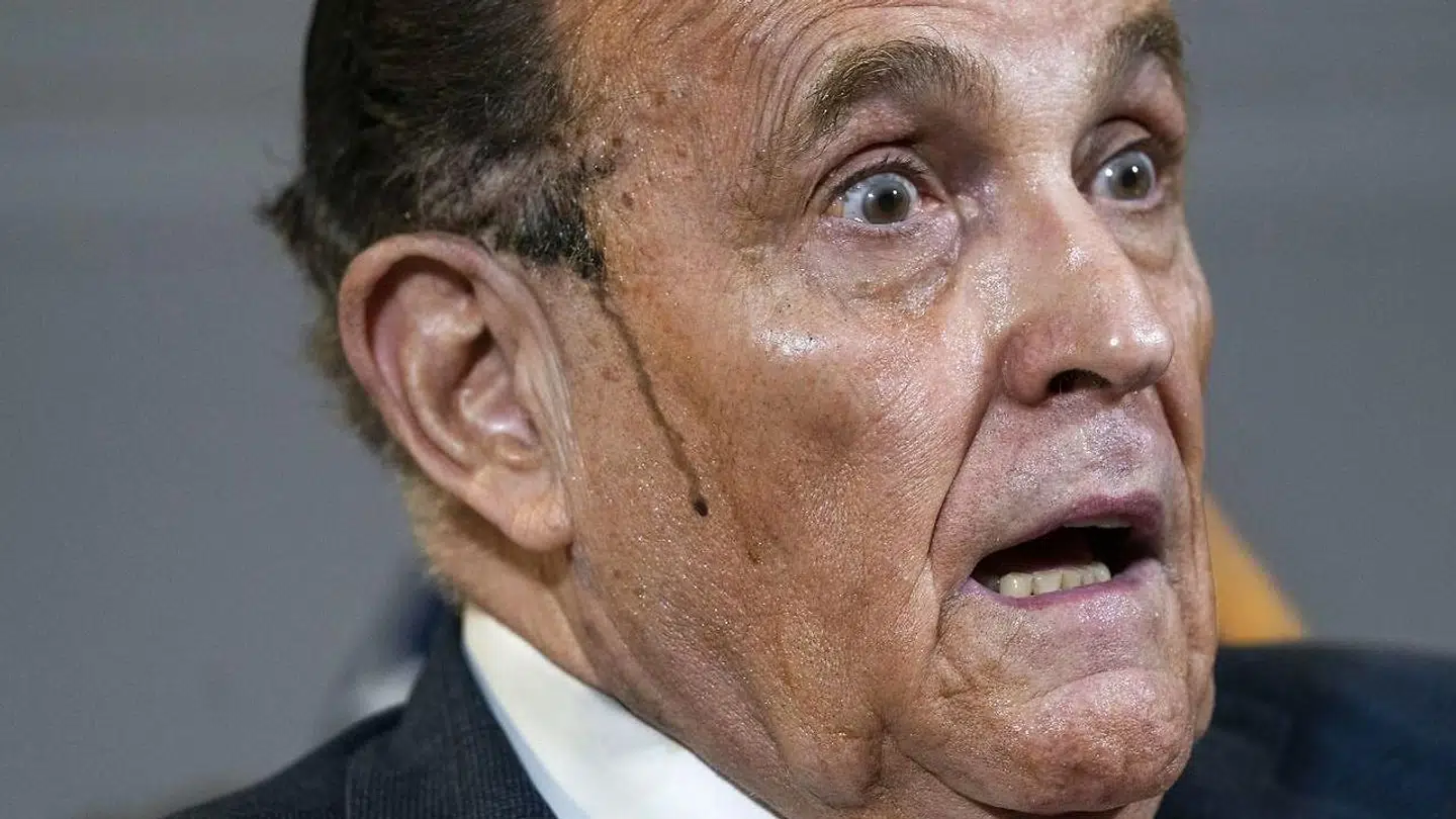 Rudy Giuliani under pressemødet 19 november.