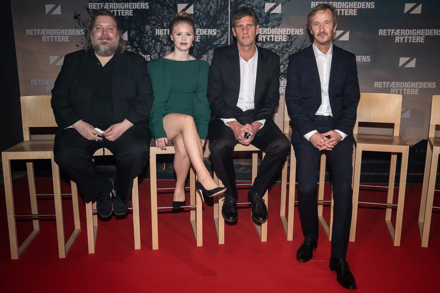 Andrea Heick Gadeberg, som her ses mellem Nicolas Bro og Anders Thomas Jensen til gallapremieren på Retfærdighedens ryttere, gør sig positivt bemærket i komedien hos flere anmeldere. Emil Helms/Ritzau Scanpix