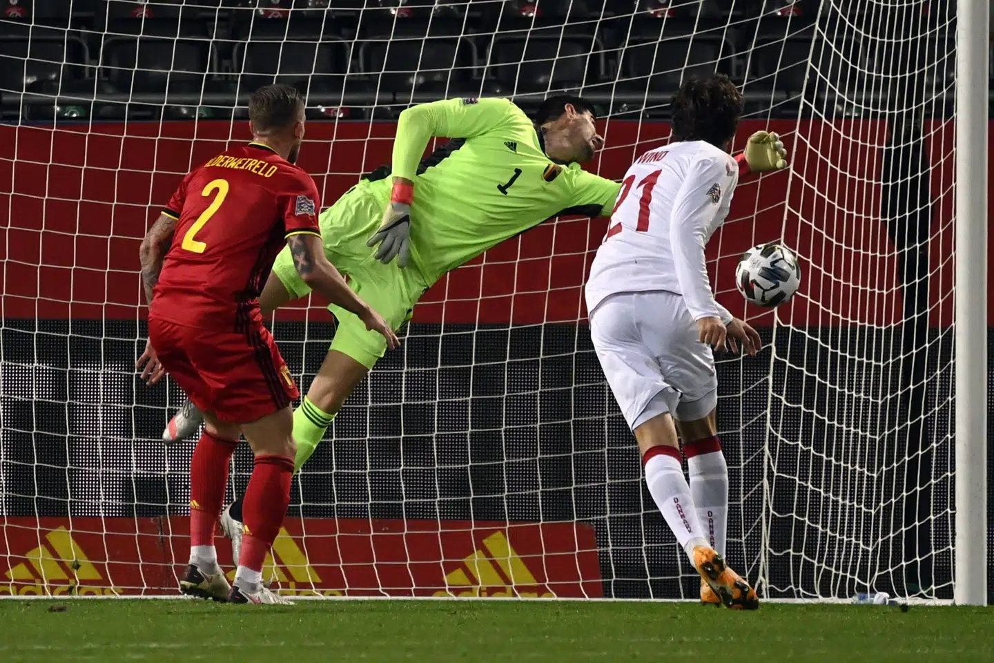 Jonas Wind udlignede til 1-1 mod Belgien, men det var ikke nok til at sikre et dansk point, da Romelu Lukaku var endnu farligere. Dirk Waem/Ritzau Scanpix