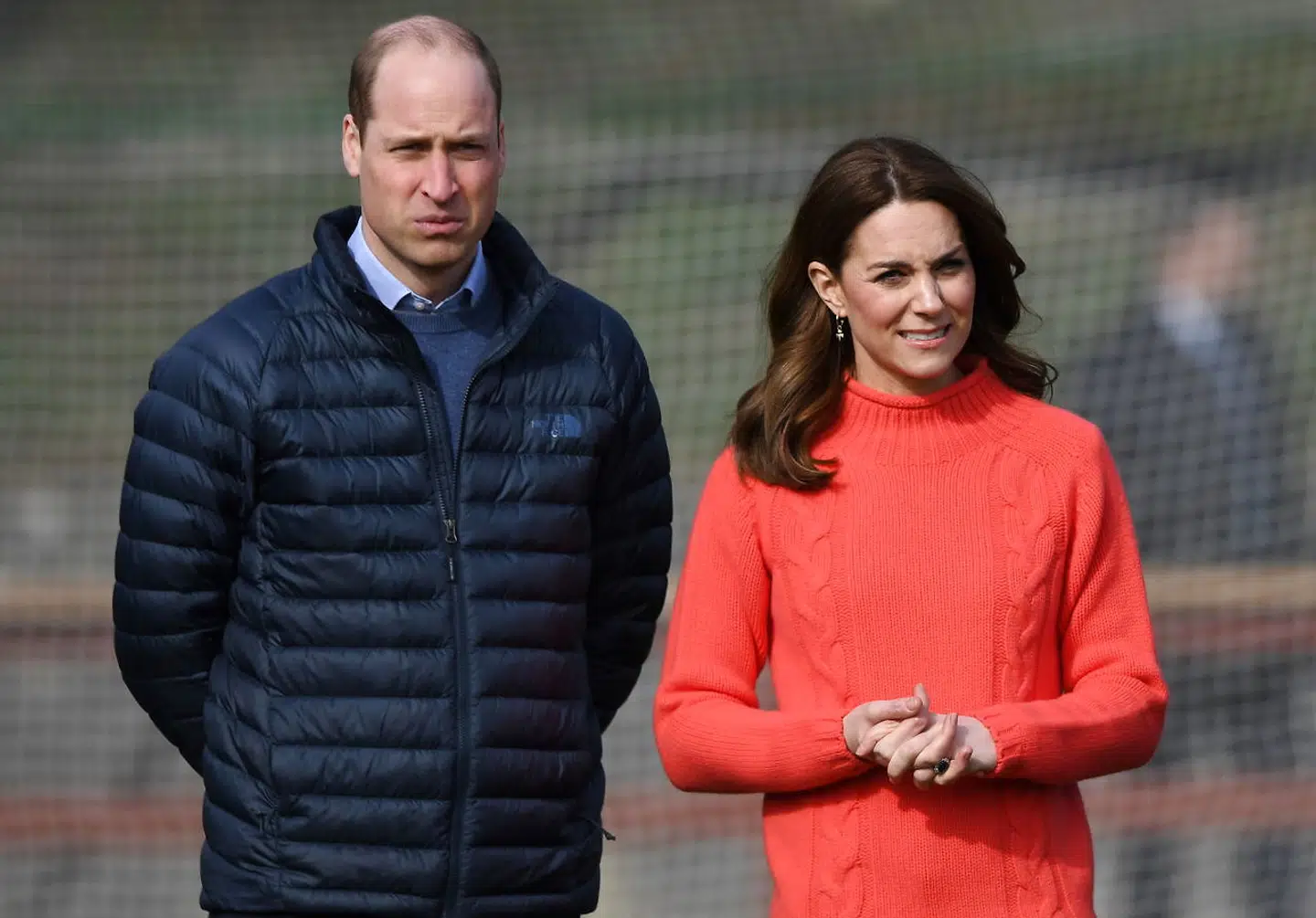 I følge kilder tæt på Prins William, er han ikke tilfreds med det bilelde af sine forældres ægteskab, som vises i Net-flix-serien 'The Crown'. Her er prinsen og hertuginde Catherine uder et besøg i Irland i marts måned. Foto EPA/FACUNDO ARRIZABALAGA / POOL