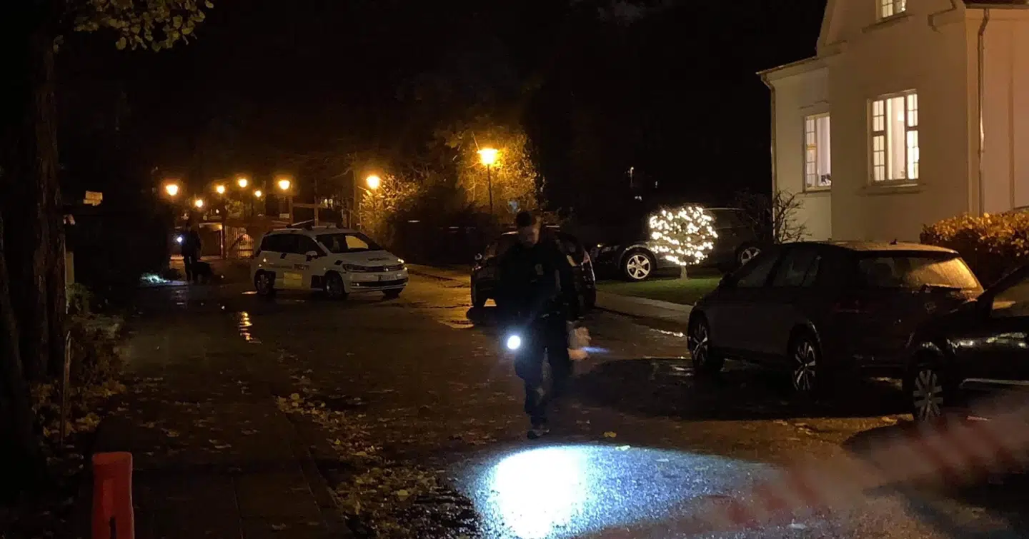 Politiet søger efter spor ovenpå masseslagsmålet.