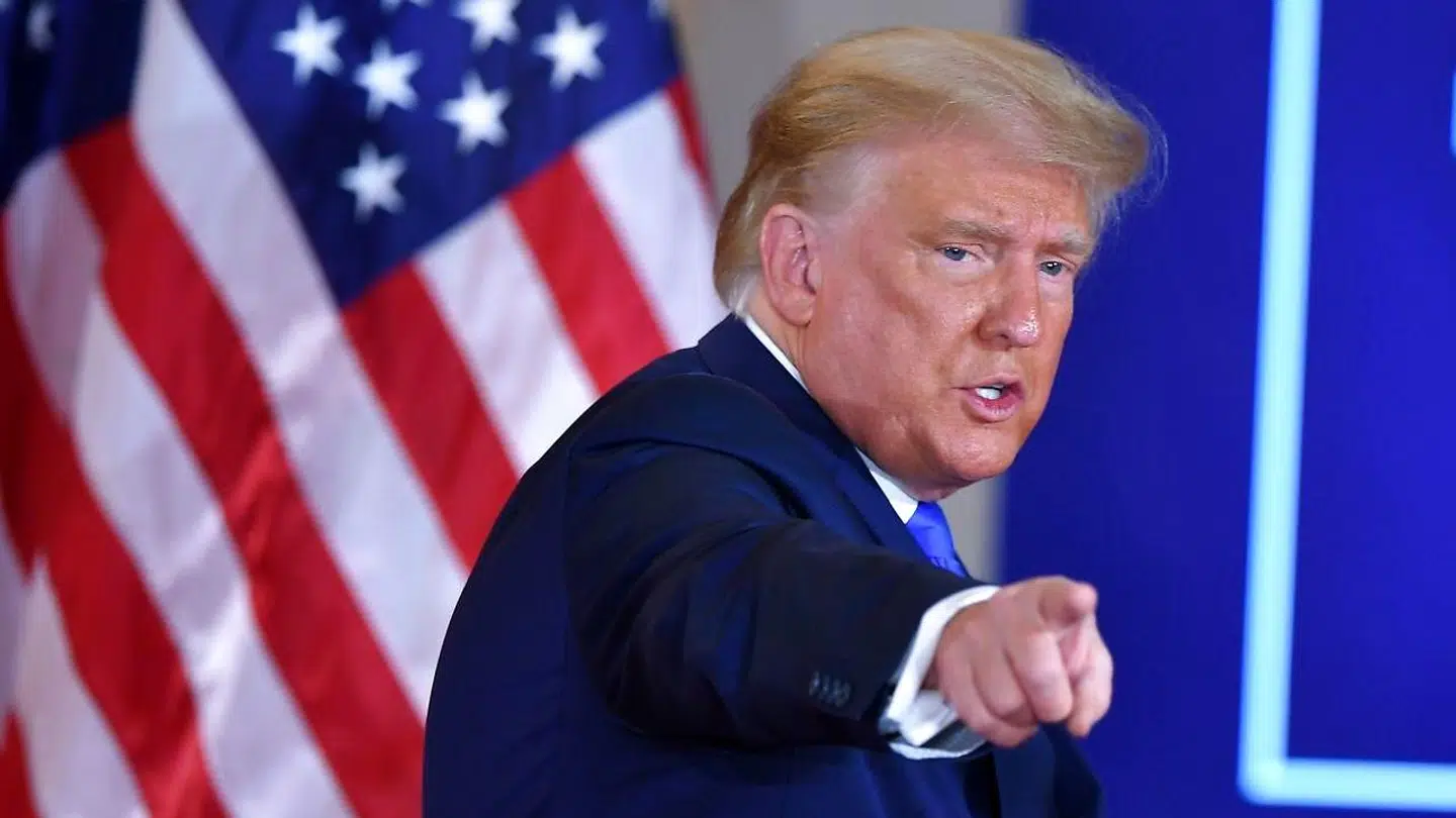 Donald Trump opfordrer sine mange følgere til at se Newsmax og OANN i stedet for Fox News.