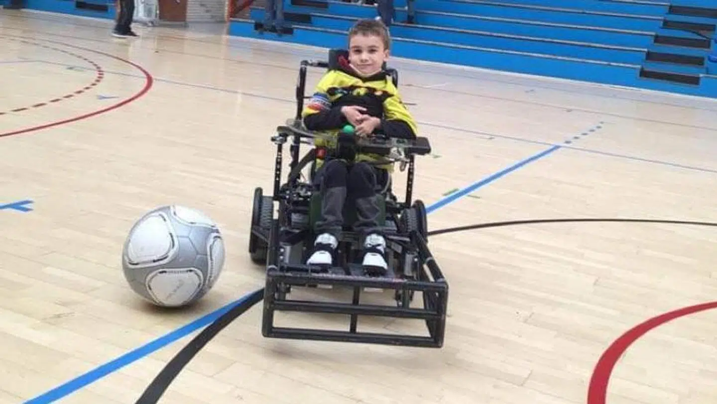 Iago elsker at spille kørestolsfodbold. Når der ikke er corona, rejser han rundt i verden for at spille med andre hold.