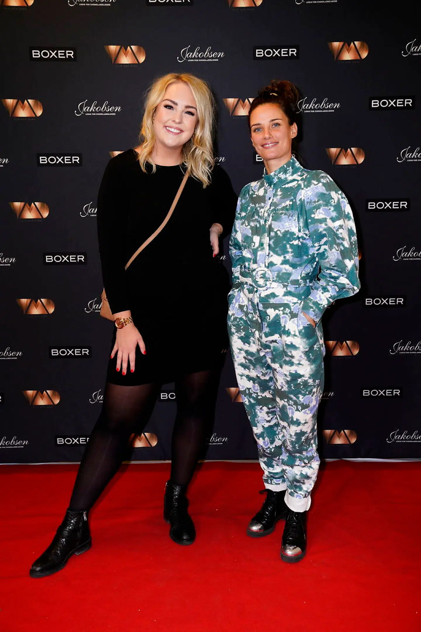 Julia Sofia Aastrup og Sofie Østergaard på den røde løber.