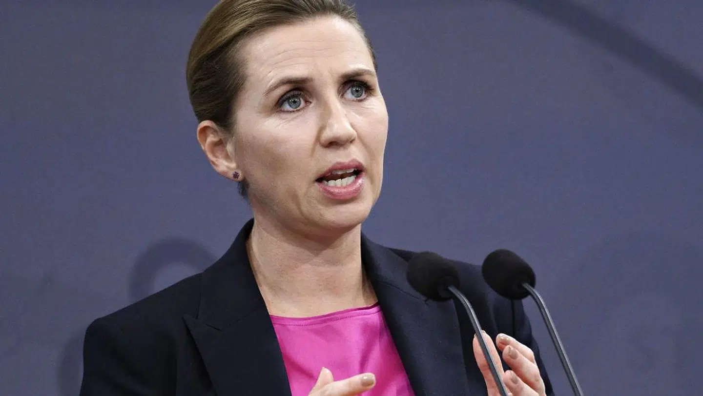 Statsminister Mette Frederiksen forklarede torsdag aften en dansk minkavler, at han ikke kunne beholde nogle af sine mink. Dermed fortsatte statsministeren med at handle uden lovhjemmel, forklarer eksperter.