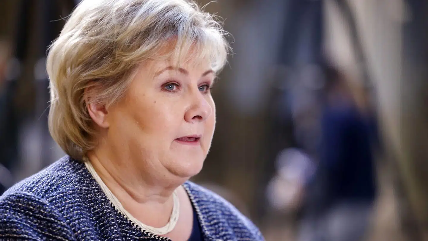 Erna Solberg er i tvivl om EM i Norge.