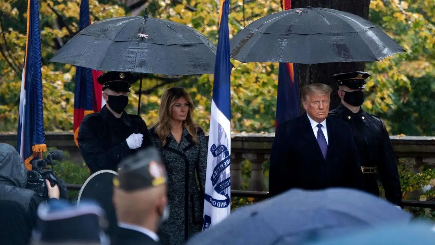 Melania Trump var også med under ceremonien (Photo by Brendan Smialowski / AFP)