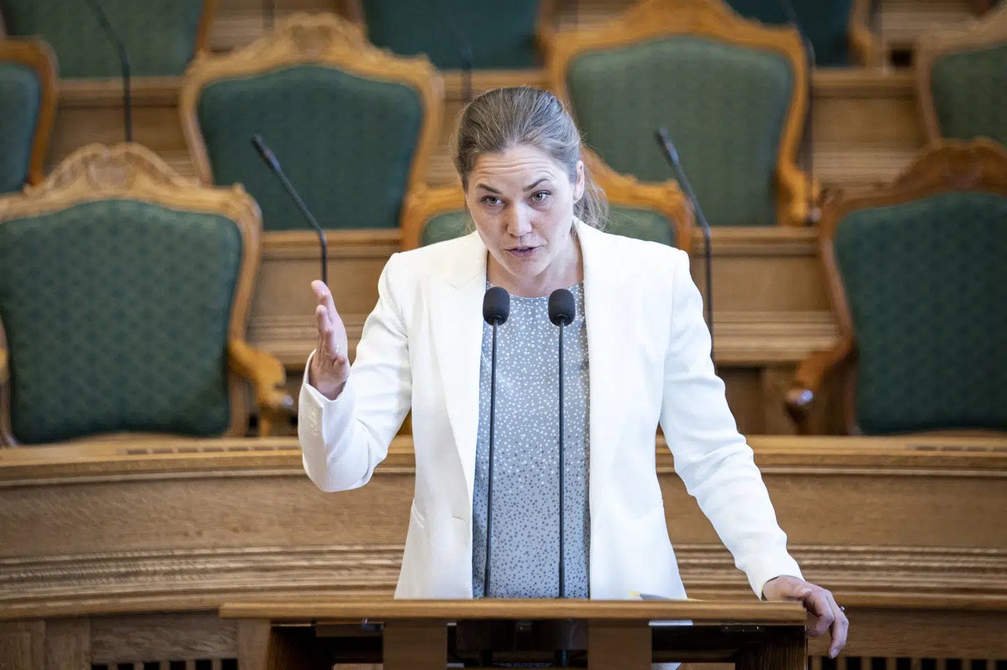 Venstres Marie Bjerre kræver, at regeringen sikrer hjælp til de ramte minkavlere, der er ved at slå deres besætninger ned. Niels Christian Vilmann/Ritzau Scanpix