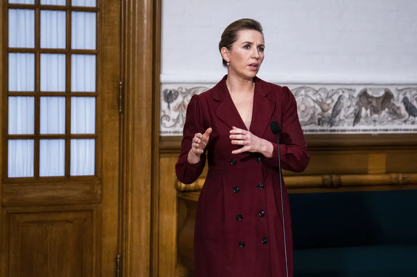Statsminister Mette Frederiksen (S) møder her pressen efter en udvidet spørgetime tirsdag, hvor minksagen fyldte meget. Martin Sylvest/Ritzau Scanpix