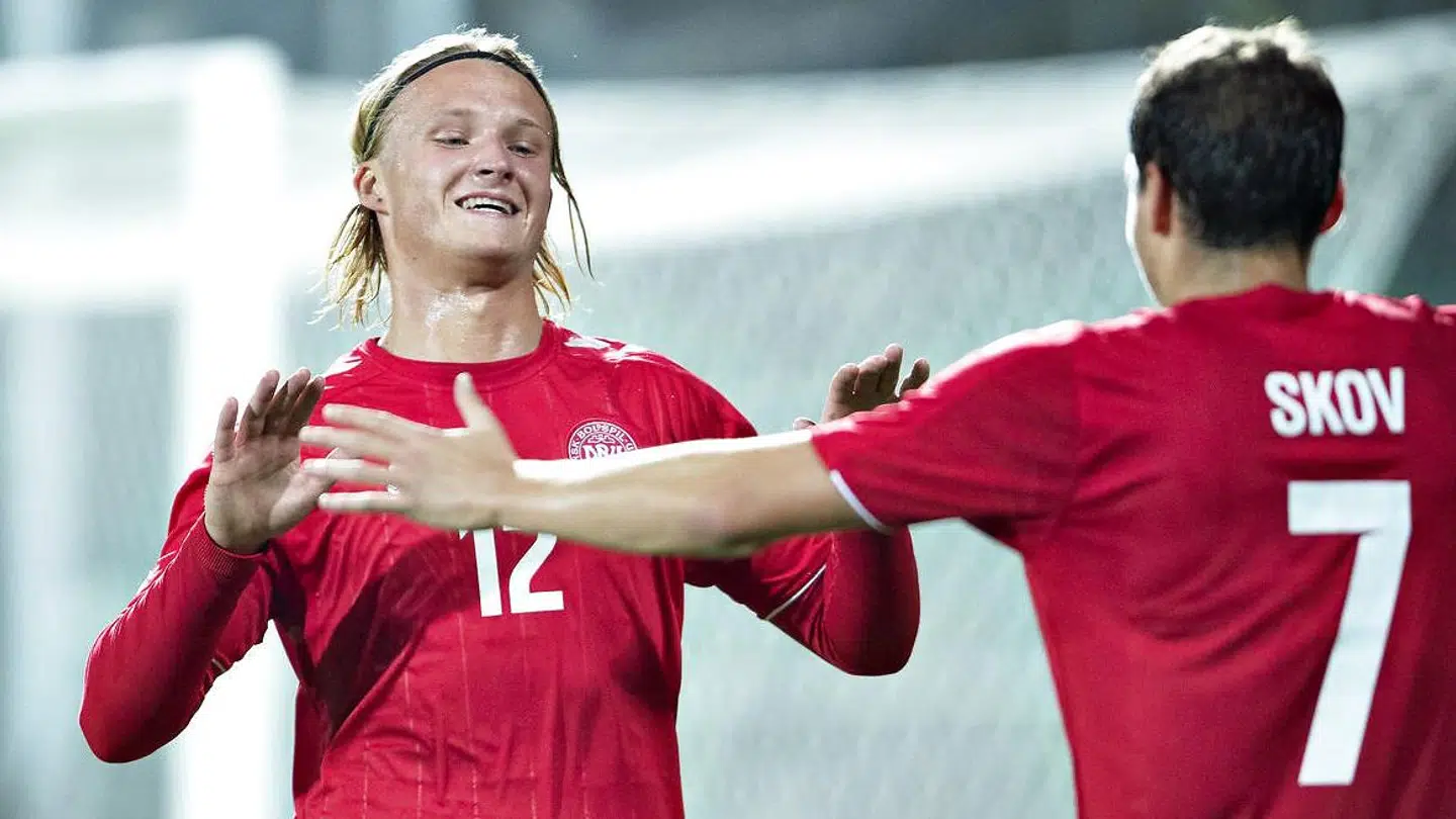 Danmarks Kasper Dolberg har fortsat corona-virus i kroppen. Også Robert Skov er testet positiv.