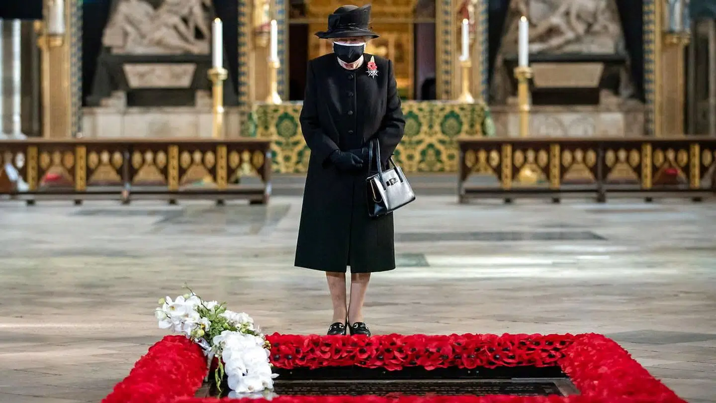 Dronning Elizabeth i Westminster Abbey.