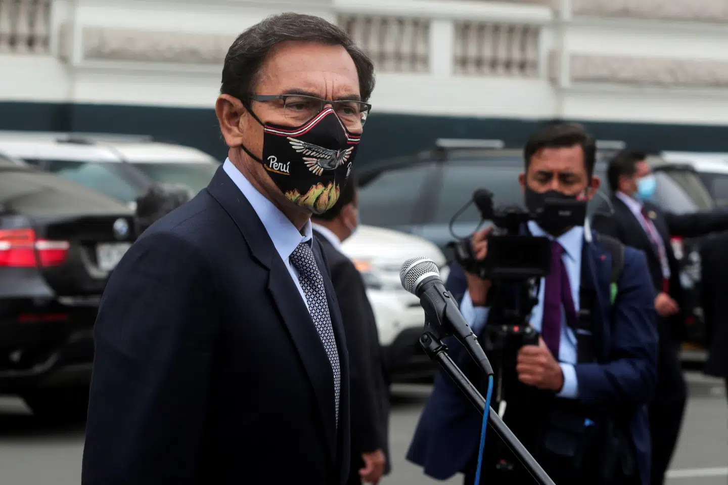Kongressen i Peru har mandag lokal tid stemt for at afsætte præsident Martín Vizcarra, der er anklaget for korruption. Sebastian Castaneda/Reuters