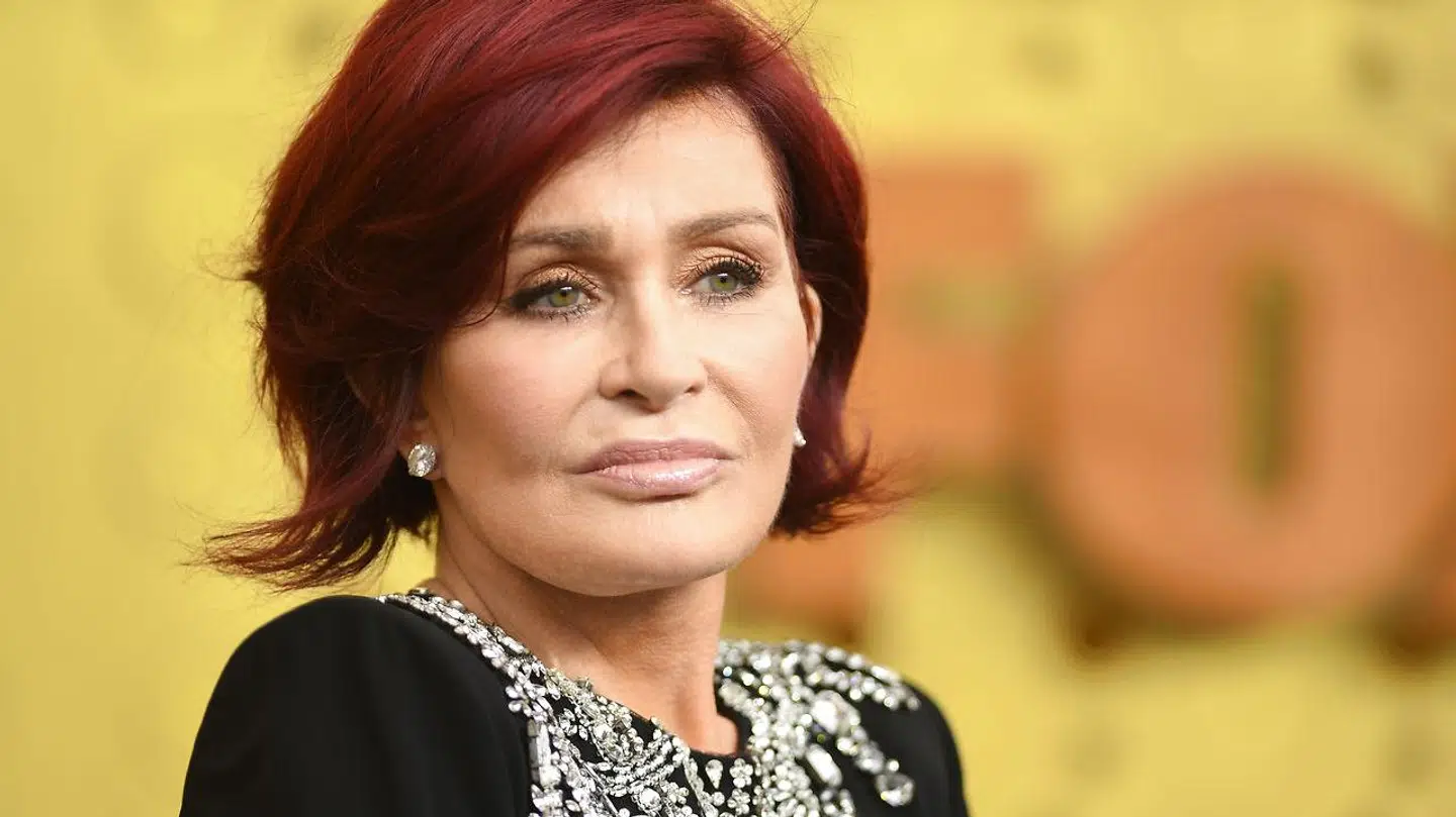 Sharon Osbourne forsvarer Johnny Depp efter opsigtsvækkende retssag.