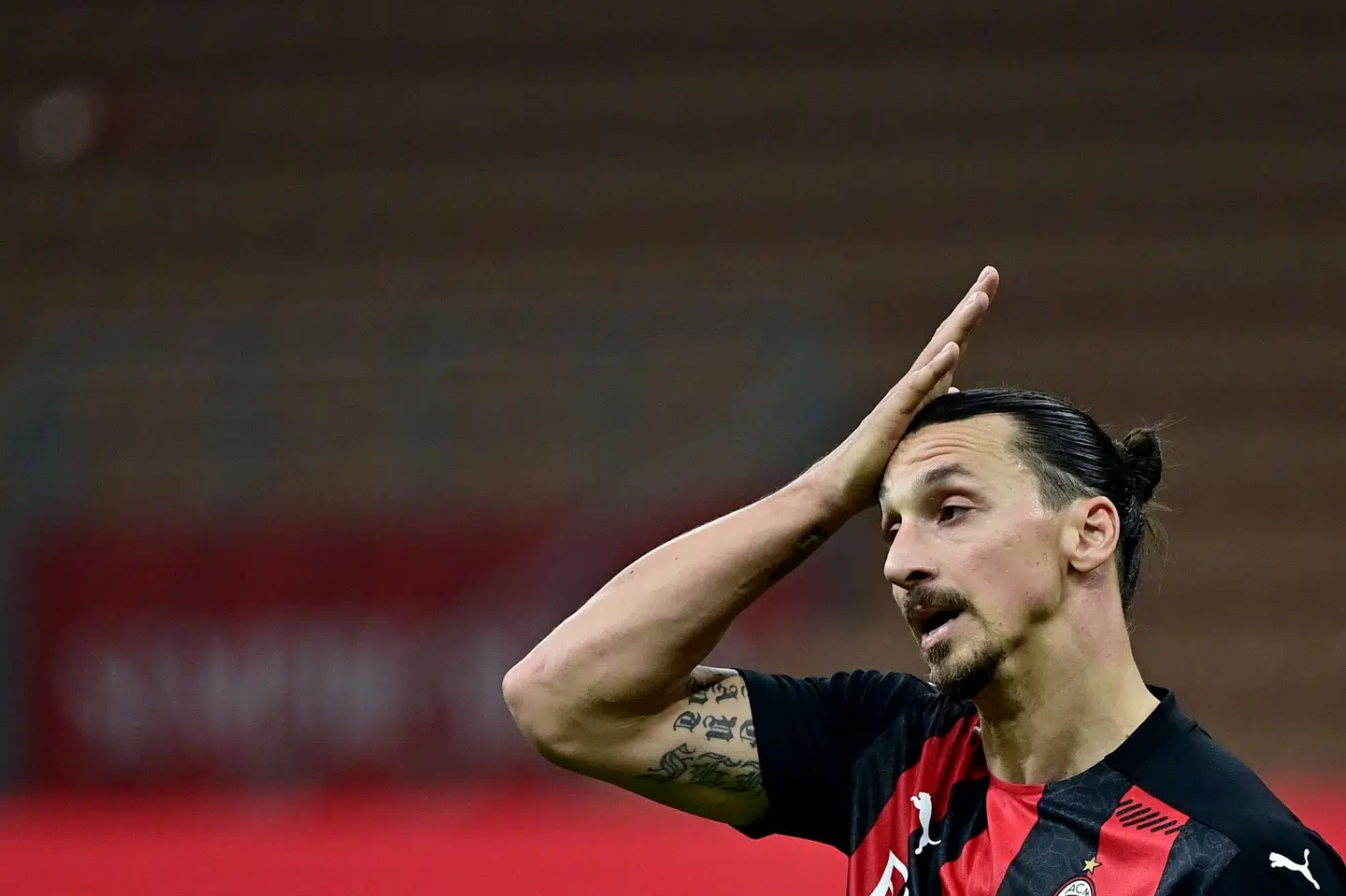 Zlatan Ibrahimovic brændte et straffespark, da Milan spillede 2-2 mod Verona søndag. Miguel Medina/Ritzau Scanpix