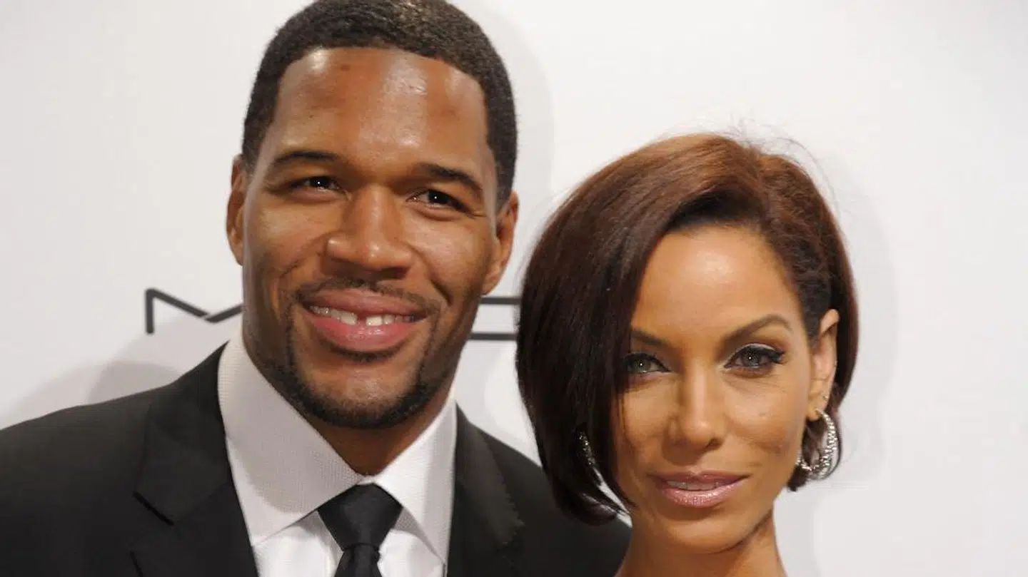 Michael Strahan har siden sit forhold med Jean Strahan været sammen med modellen Nicole Murphy, men deres forhold er også slut.