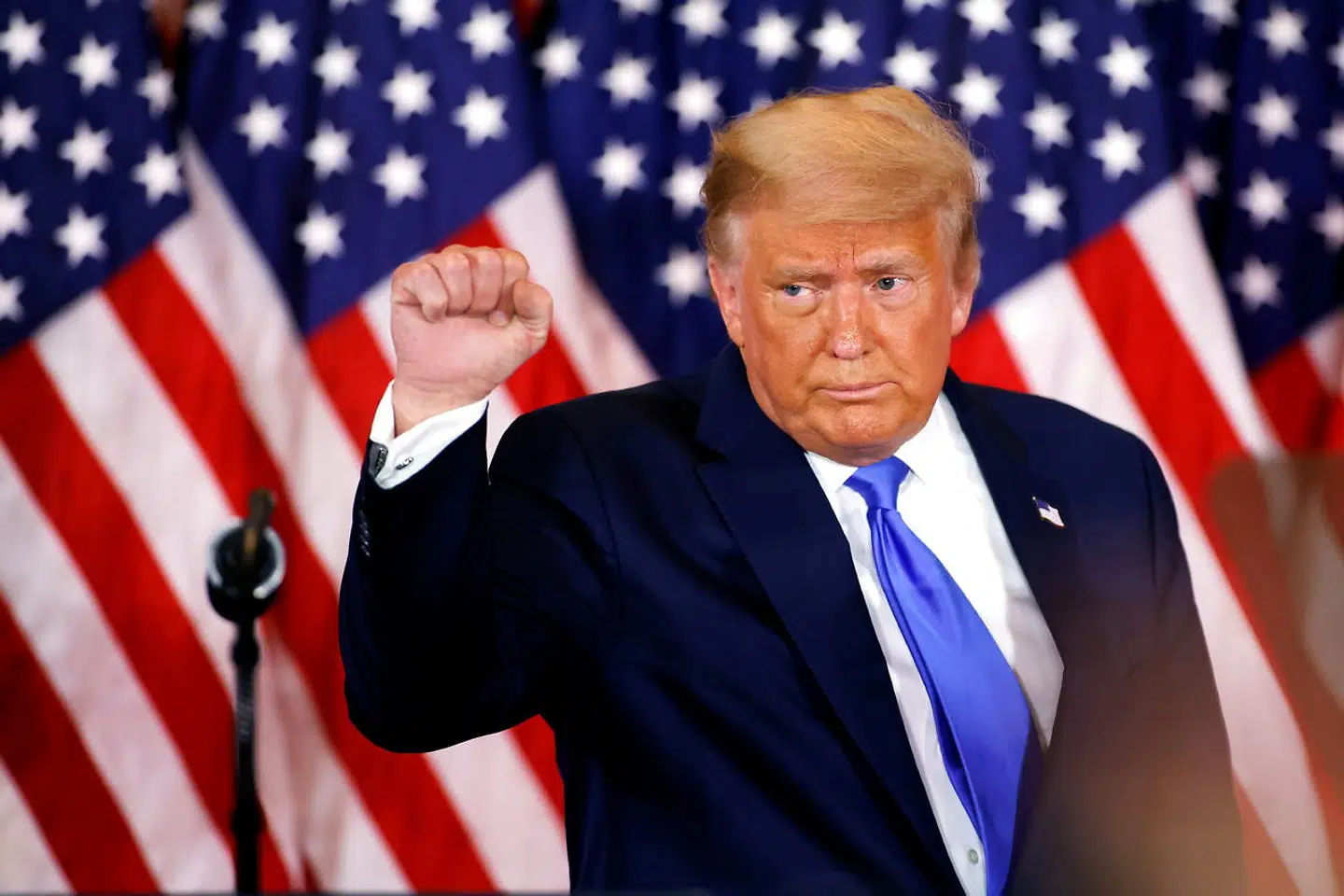Donald Trump anfægter allerede inden afslutningen på stemmeoptælling resultatet af det amerikanske præsidentvalg.