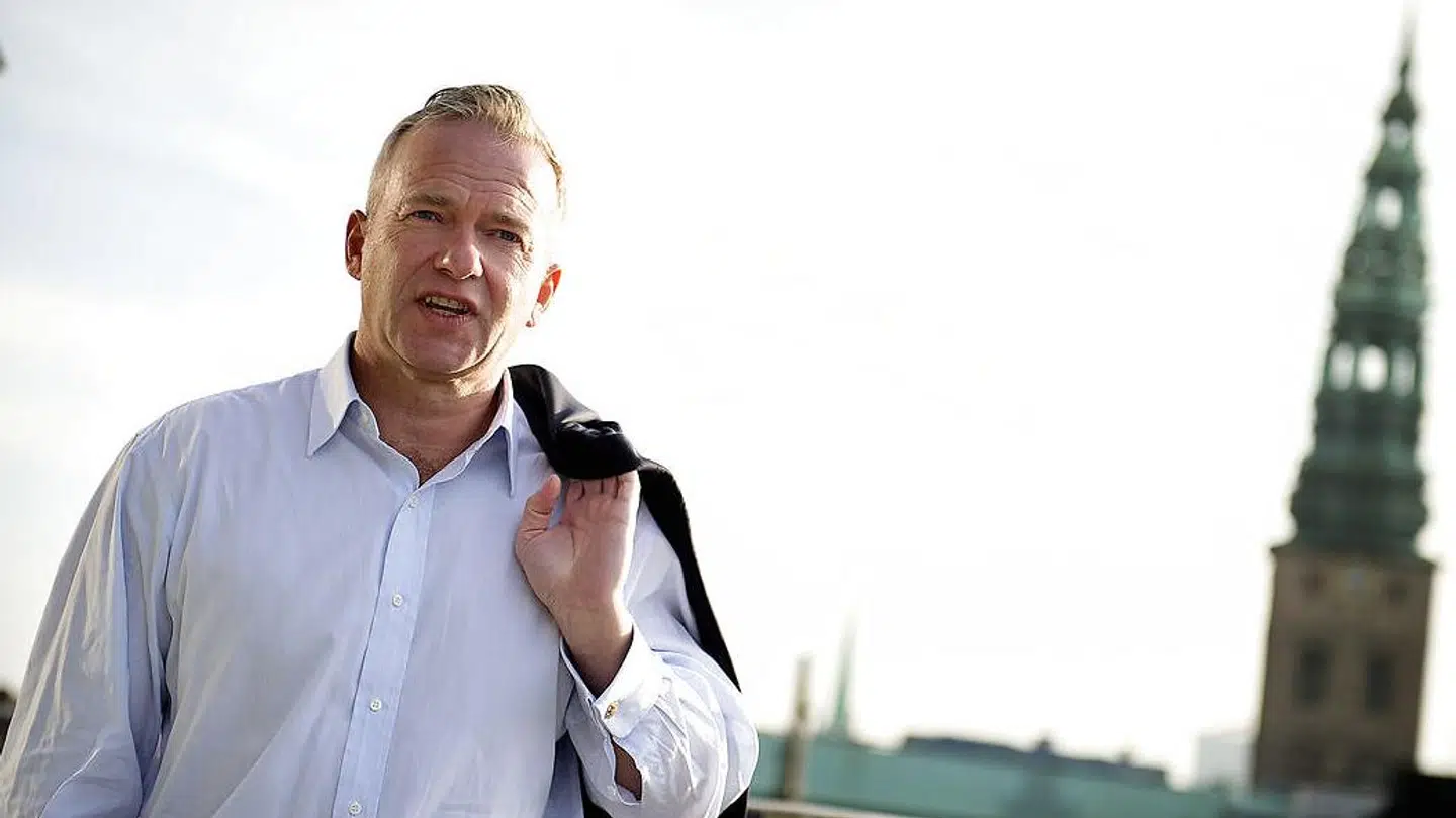 Lars Tvede har en gedigen formue, men er ikke rig nok til at være blandt Danmarks rigeste, oplyser han. Han vil dog meget have tips til, hvordan han kan blive det.