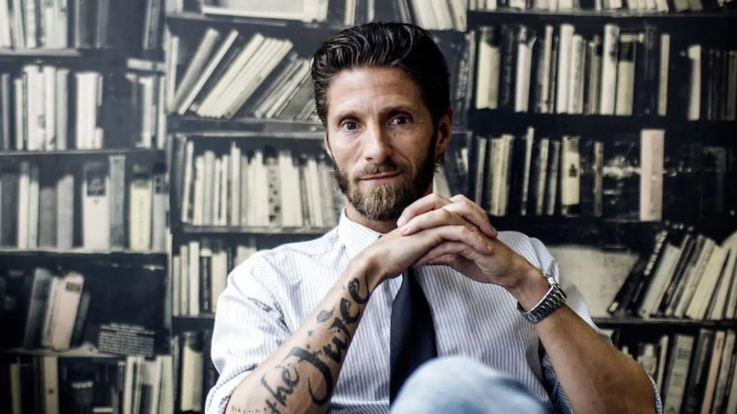 'Joe & The Juice'-stifter Kasper Basse ejer stadig en del af sit efterhånden verdensomspændende livsværk og kunne måske være rig nok en placering på listen over Danmarks 100 rigeste. Men med bopæl i London er hans formue nok ikke den nemmeste at spore.