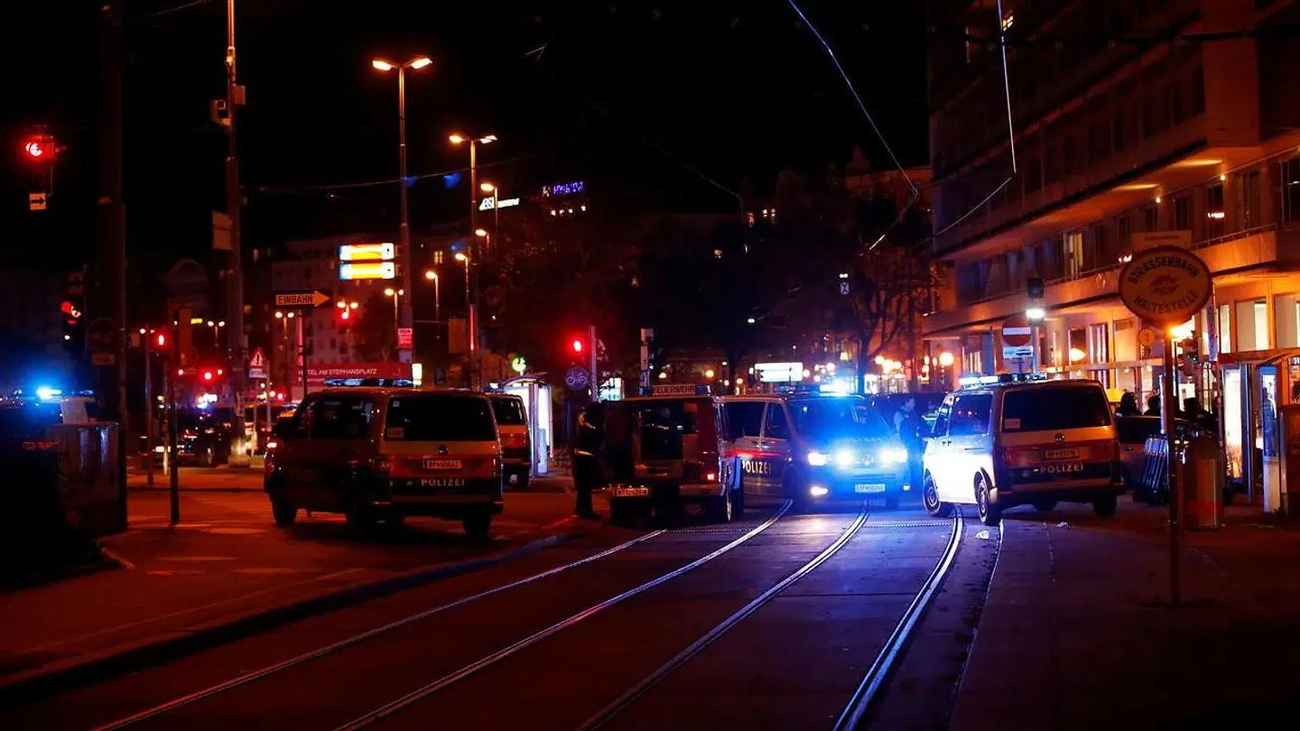 Politiet blokerede igår gaden nær Schwedenplatz efter skyderi i Wien 2. nov.