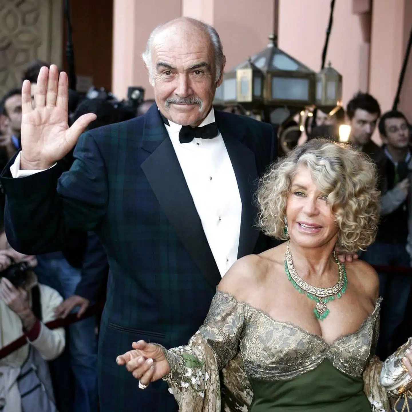Micheline Roquebrune og Sean Connery i 2004.