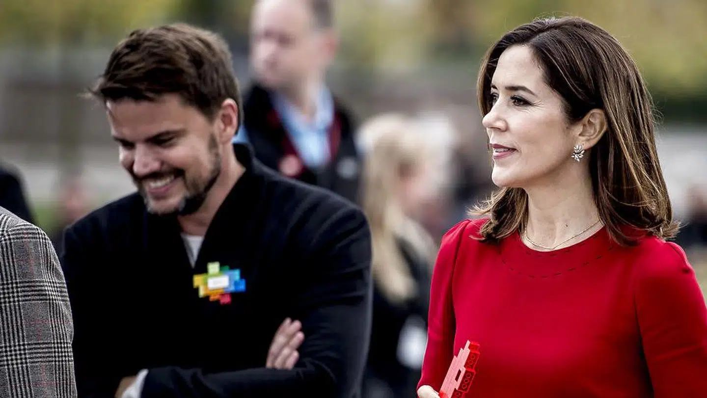 Bjarke Ingels har også designet 'Lego House'. Her ses han ved åbningen med kronprinsesse Mary.